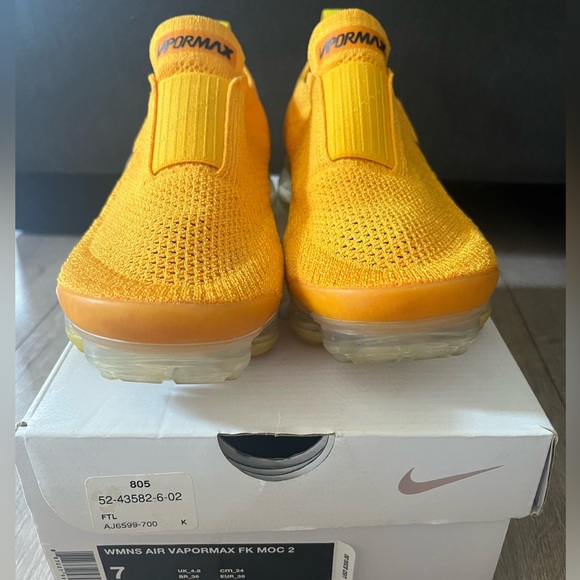 Womens Air Vapormax FK MOV 2 size 7. Barely used. - Picture 1 of 6